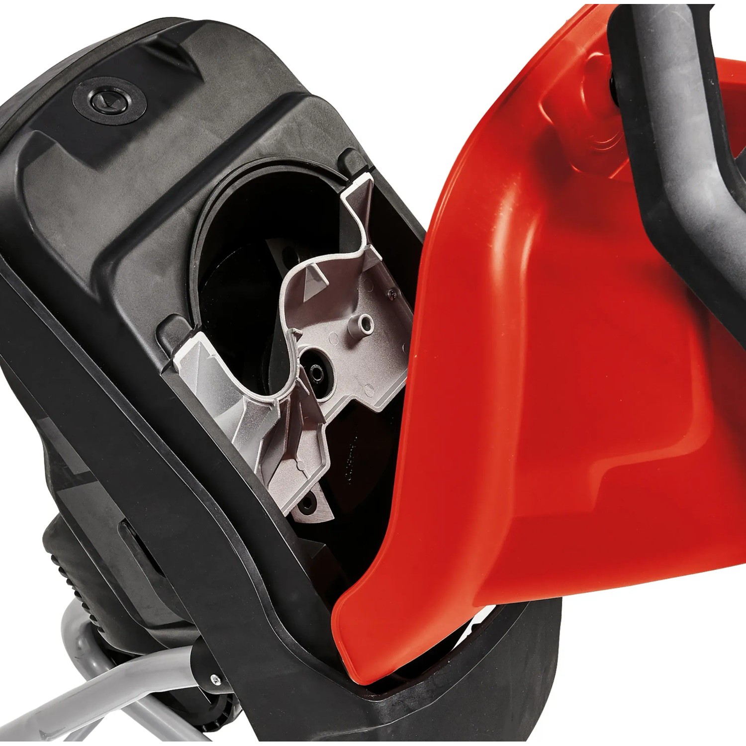 Einhell GC-KS 2540 Elektro-Messerhäcksler: Detailaufnahme der Messer und des Einfülltrichters.