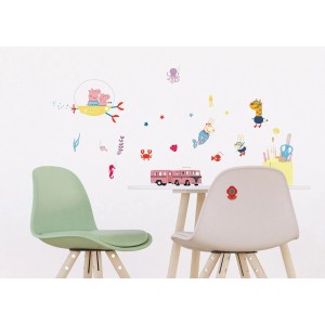 Wandtattoo Peppa Wutz Multicolor (30x30cm) an Kinderzimmerwand mit Unterwasserwelt-Motiven.