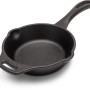 Schwarze Petromax Feuerpfanne FP15H-T aus Gusseisen mit Stiel, Ø 15 cm.