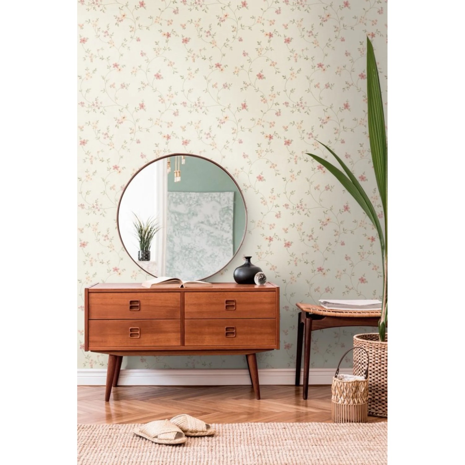 A.S. Création Vliestapete mit Blumenmuster in Beige, Grün und Rosa im Landhausstil.