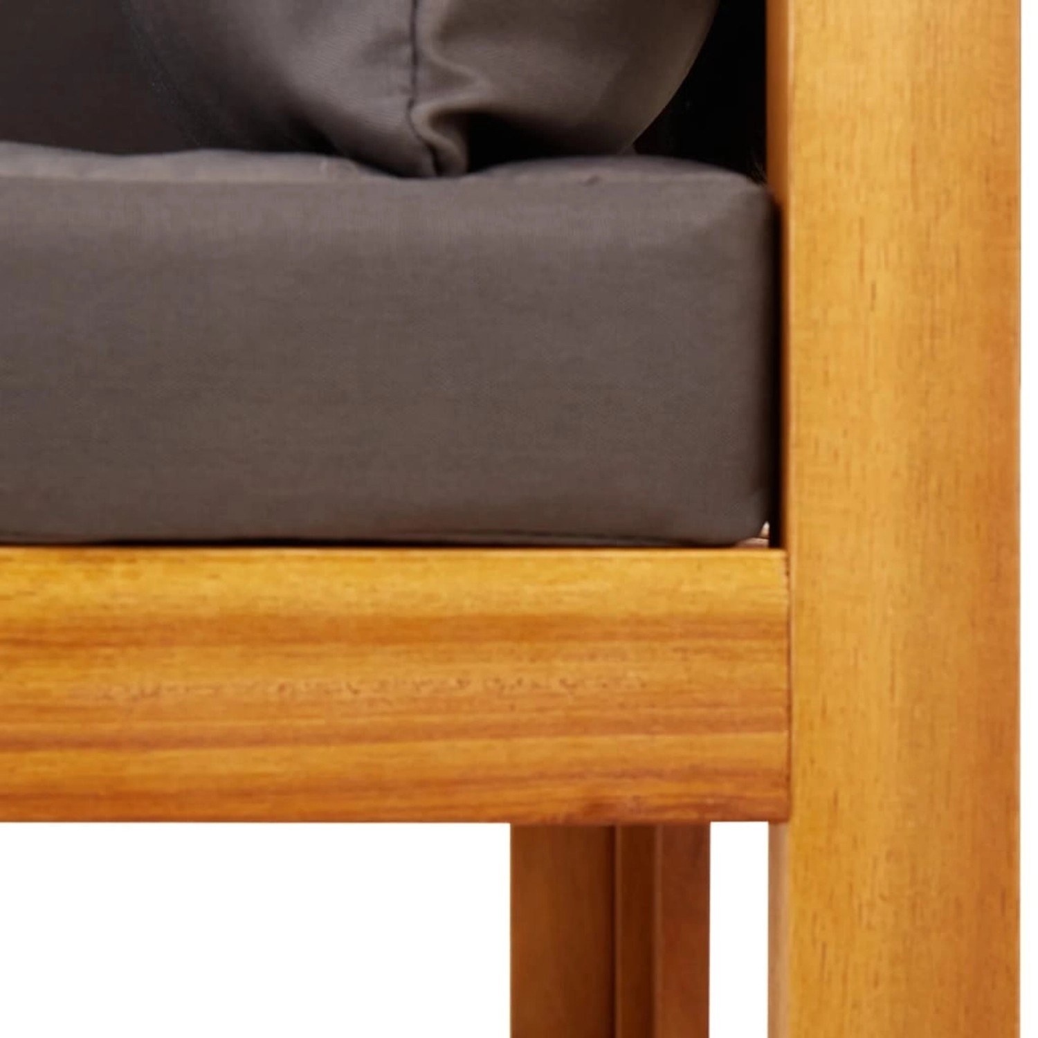 Detailansicht der vidaXL Garten-Sofagarnitur aus Akazienholz mit grauen Kissen.