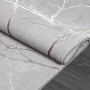 Grauer Floornovo Kurzflor Teppich (290x200 cm) mit Blattmuster. Detailaufnahme.