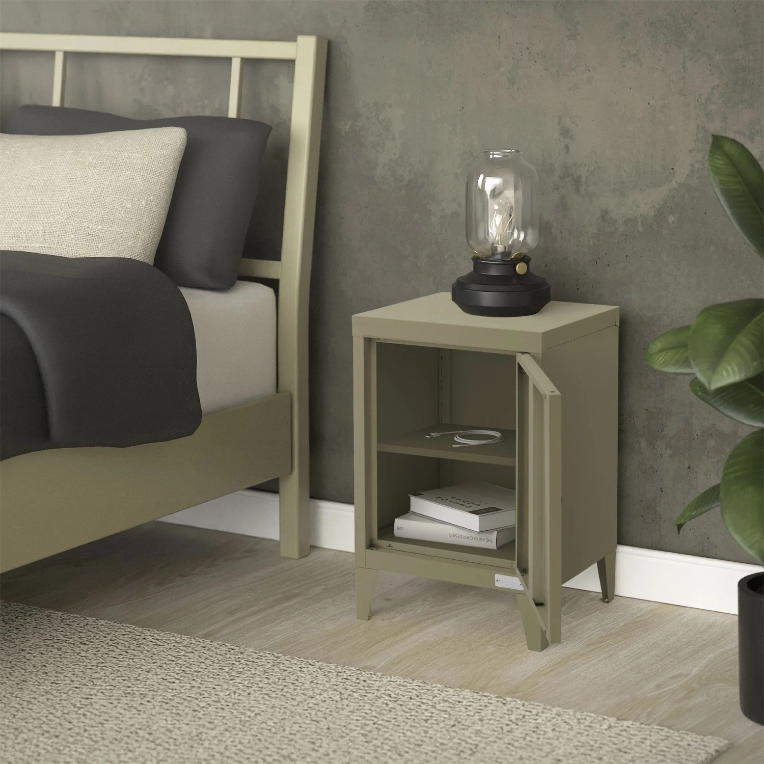 ML-Design Nachttisch Olive, Stahl, Industriedesign mit offener Tür und Lampe.