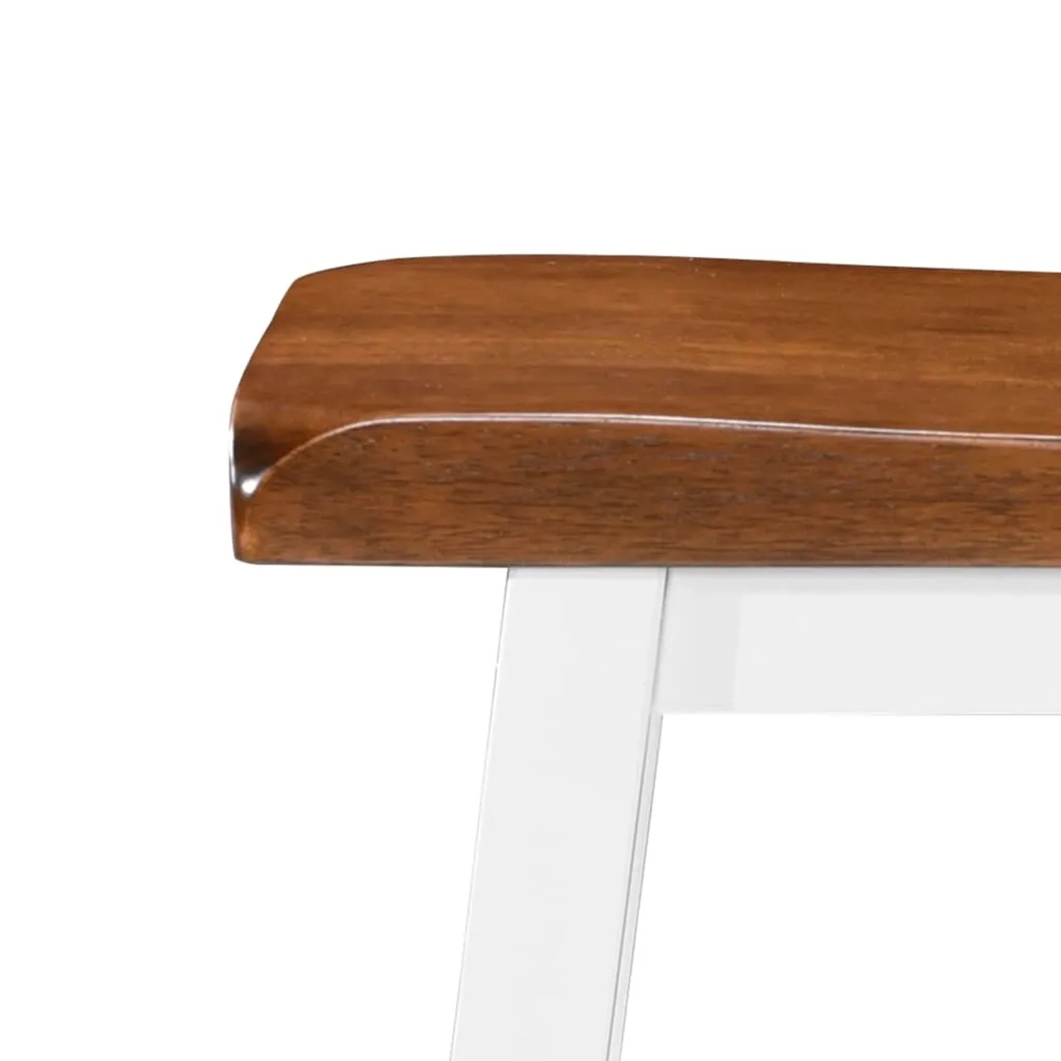 Detailaufnahme: Bartisch- und Hocker-Set aus Massivholz, braune Sitzfläche, weiße Beine.