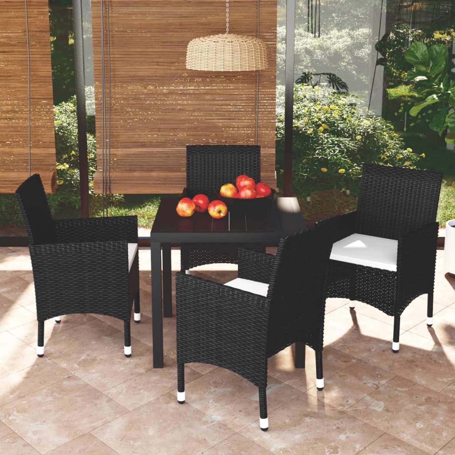 Schwarze 5-tlg. vidaXL Garten-Essgruppe aus Rattan mit Tisch und Stühlen mit Kissen.