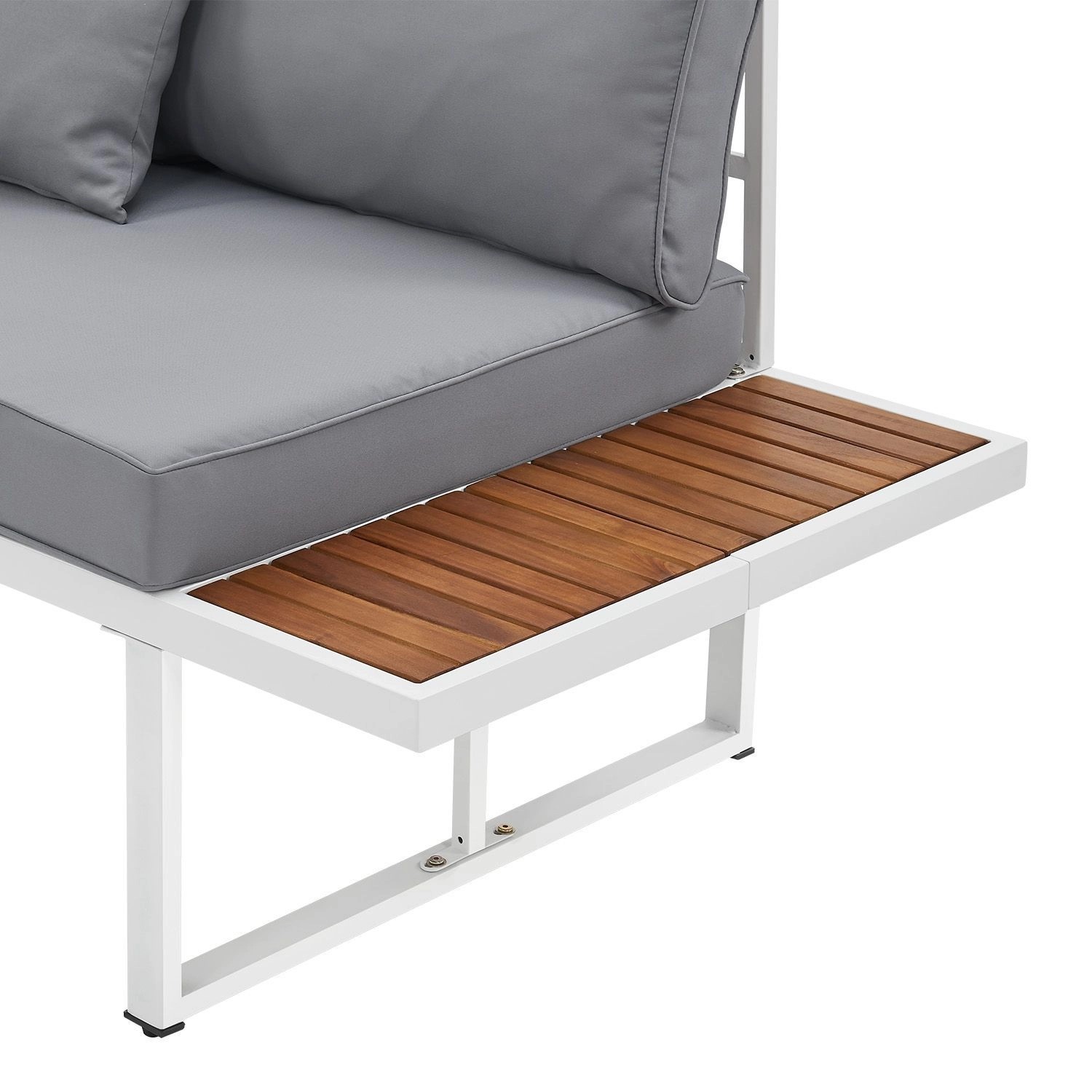 Detailansicht: Juskys Gartenmöbel Lounge St. Tropez, weißes Gestell, hellgraue Kissen, Akazienholz Ablage.