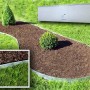 Verzinkte Green-split Rasenkante aus Metall (13,5x120cm) als Beeteinfassung im Garten.
