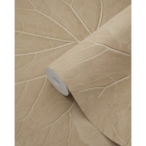 ESTAhome Vliestapete mit Blätter-Motiv in Sandbeige, gerollt.
