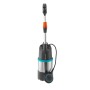 Gardena Regenfasspumpe 4700/2 Inox für Gartenbewässerung mit Edelstahlgehäuse und Teleskoprohr.
