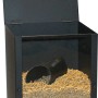 Eckige, schwarz beschichtete Lienbacher Pelletsbox mit Rollen und Pellets gefüllt.