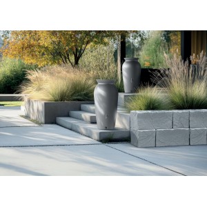 Arves Regenwassertank Stone Block 400 l, hellgrau, im Garten. Regentonnen für die Gartenbewässerung.