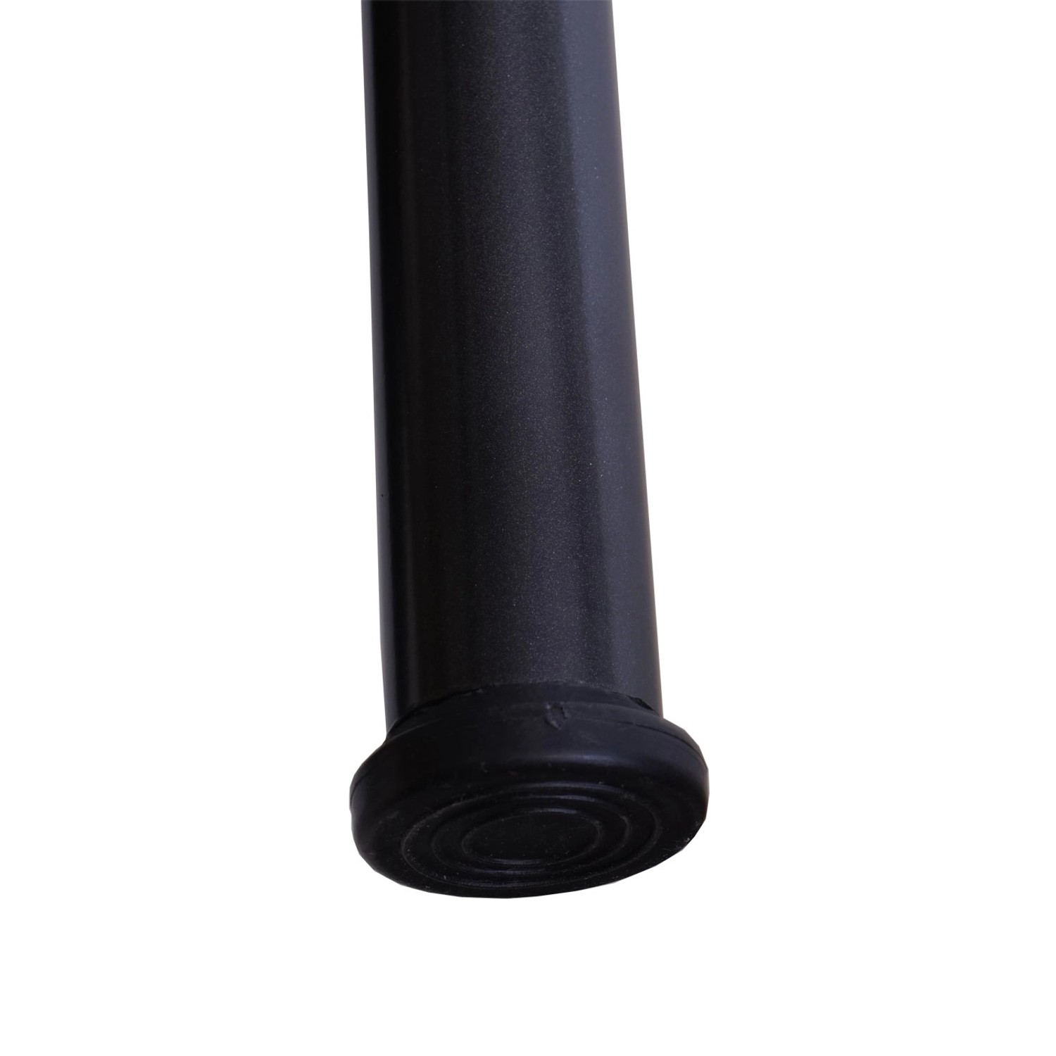 Detailaufnahme: Schwarzes Metallbein der MCW Sitzbank H10b mit Kunststofffuß.