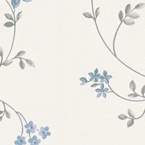 Vliestapete mit zartem Blumenmuster in Blau und Beige. Landhausstil-Design mit Ranken auf matter, strukturierter Oberfläche.