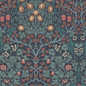William Morris Vliestapete Blackthorn blau: florales Muster mit Schlehenblüten, Blätter und Wiesenblumen.