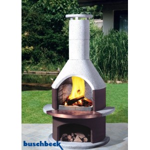 Buschbeck Grillkamin Rondo, weiß-braun, mit Feuer und Holzscheiten. Gartengrill für Holzkohle und Holz.