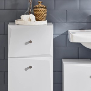 Weißer SoBuy Wäscheschrank BZR93-W mit Schublade und ausklappbarem Wäschesack.