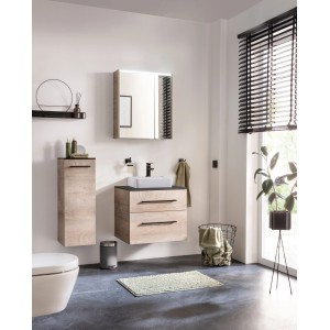 Badezimmer mit Fackelmann Waschbeckenarmatur Oxford, 16 cm, Schwarz Matt, auf Aufsatzwaschbecken.