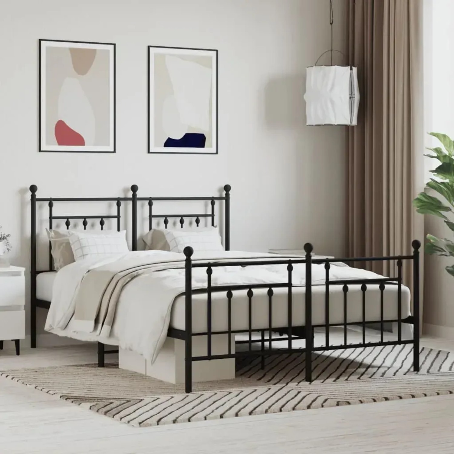 Schwarzes Metall Bettgestell (150x200 cm) mit Kopf- und Fußteil für Schlafzimmer.
