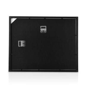 Rückseite des schwarzen Bomoe Galeria Bilderrahmens für 3 Bilder (10x15cm) mit Aufhängungen.