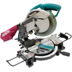 Makita Kapp- und Gehrungssäge 255 mm für präzise Schnitte. Ideal für Heimwerker.