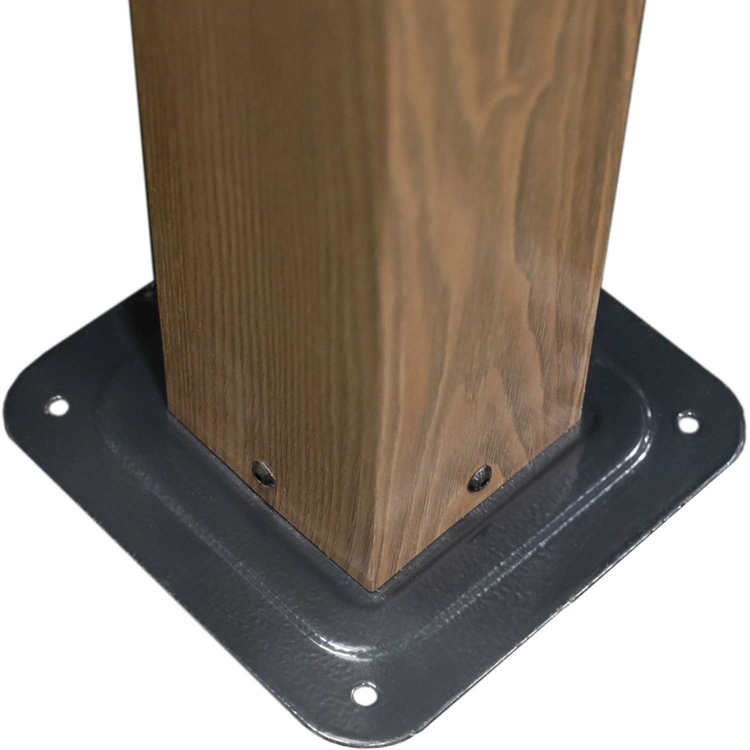 Detailaufnahme: Standfuß des Sojag Pavillon Fontana, Holzpfosten auf grauer Metallplatte.