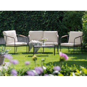Hellbeige Lounge Set VEZZANA: Gartenmöbel-Set mit Sofa, Sesseln und Tisch auf Rasen.