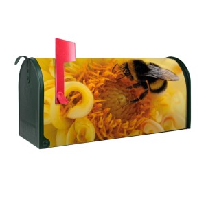 Grüner Banjado US Briefkasten mit Hummel Motiv auf gelber Blüte. Amerikanischer Postkasten.