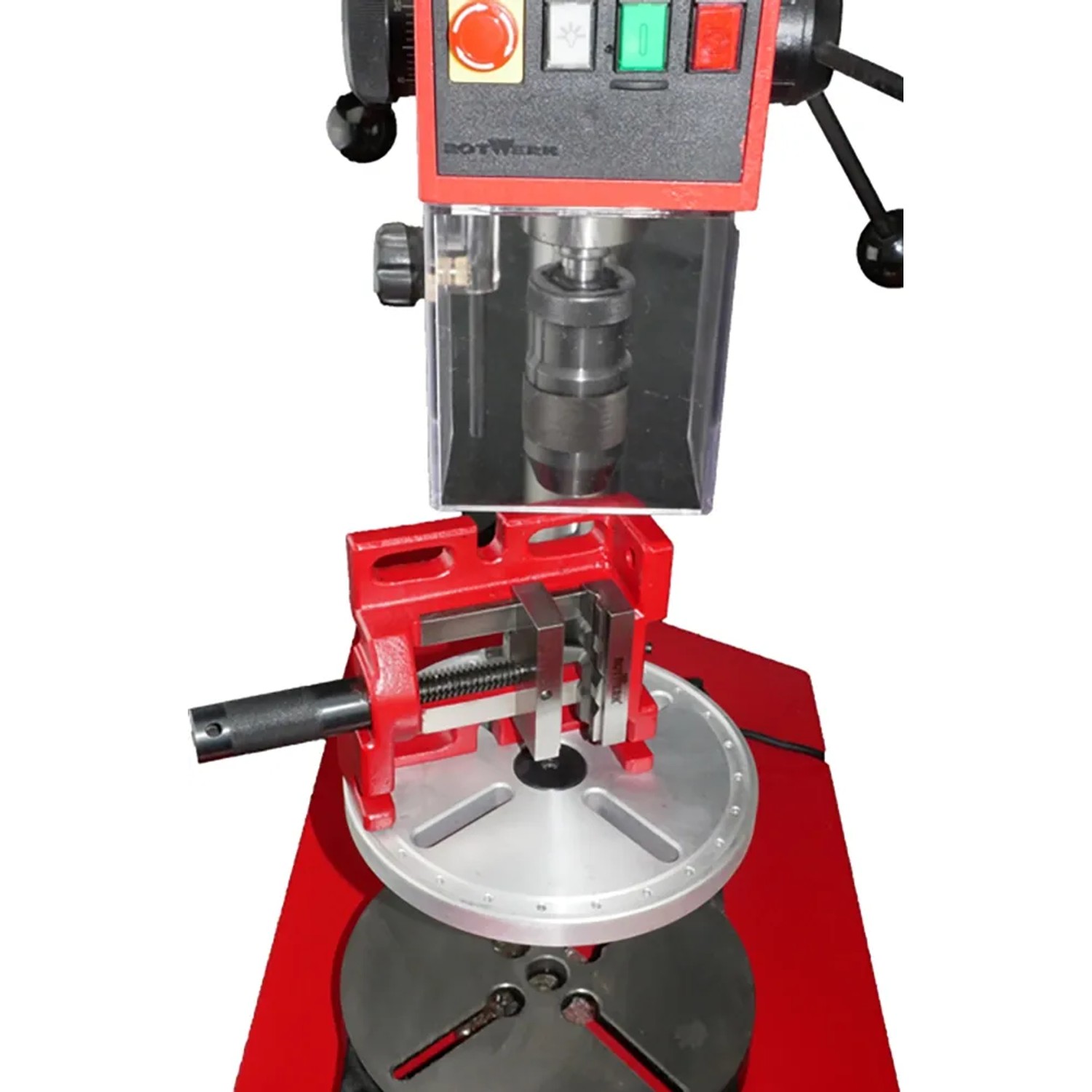 Rotwerk Maschinenschraubstock MSS75 VH auf einer Bohrmaschine. Zubehör für präzises Bohren und Fräsen.