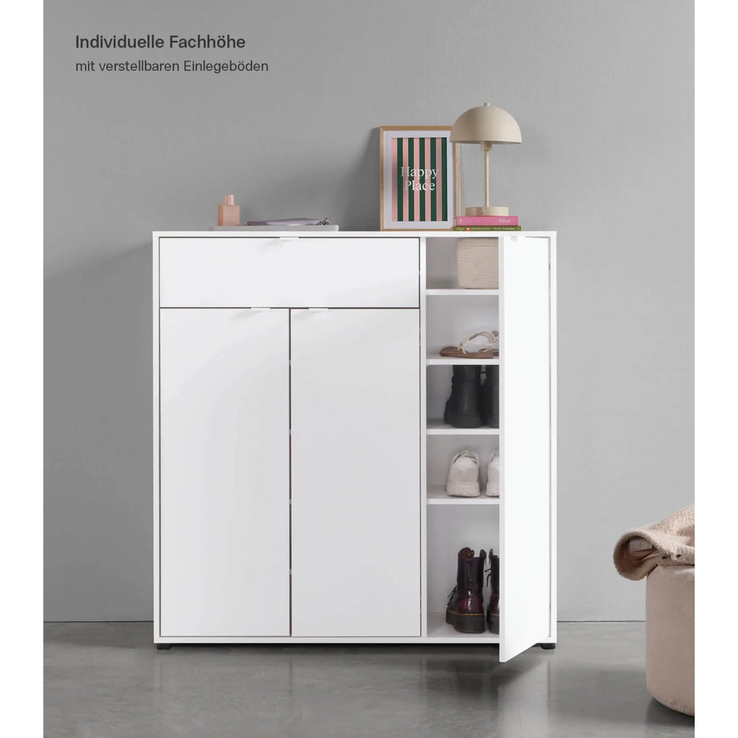 Weißer mokebo Schuhschrank "Concierge" mit zwei Türen und Regalfächern. Schuhkommode für Flur oder Diele.