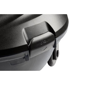 Detailaufnahme: Schwarzer Akku Pool Roboter PR 60 Verschluss mit "Open" Aufschrift.
