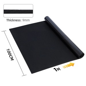 Schwarze CCLIFE Dämmmatte, selbstklebend, 19mm dick, 1x1m Rolle.