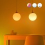 Smarte WiZ LED Lampe E27 in Glühlampenform, 8,5W, mit verschiedenen Farboptionen.
