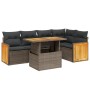 Beige 6-tlg. Garten-Sofagarnitur aus Rattan mit Tisch und grauen Kissen.