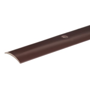 Braunes Bodenausgleichsprofil aus Kunststoff, 1 mm stark, 30 mm breit und 900 mm lang.
