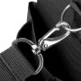 Detailaufnahme: Karabinerhaken und Gurtband der STAHLWERK Werkzeugtasche.