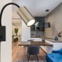 Schwarze Globo Wandlampe Robby mit Flexarm und altmessingfarbenem Lampenkopf. Wandleuchte für GU10 Leuchtmittel.