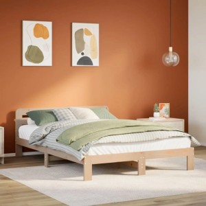 Massivholzbett Kiefernholz 160x200 cm. Helles Bettgestell mit geschwungenem Kopfteil im Schlafzimmer.