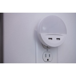 Osram LED-Nachtlicht Lunetta mit USB-Anschluss, warmweiß, für Steckdosen im Innenbereich.