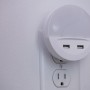 Osram LED-Nachtlicht Lunetta mit USB-Anschluss, warmweiß, für Steckdosen im Innenbereich.