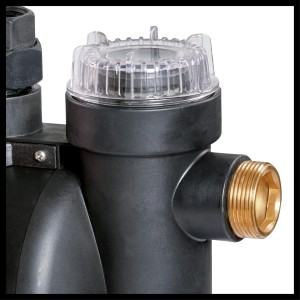 Detailaufnahme: Einhell GC-AW 6033 Hauswasserautomat mit Vorfilter und goldenem Anschluss.