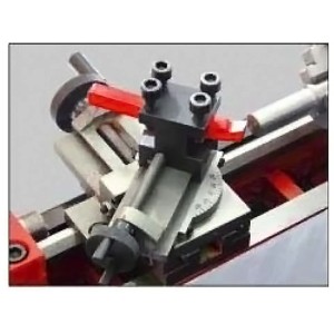 Rotwerk Oberschlitten, schwenkbar, für Drehmaschine C0. Präzise Zustellung in Z-Richtung.