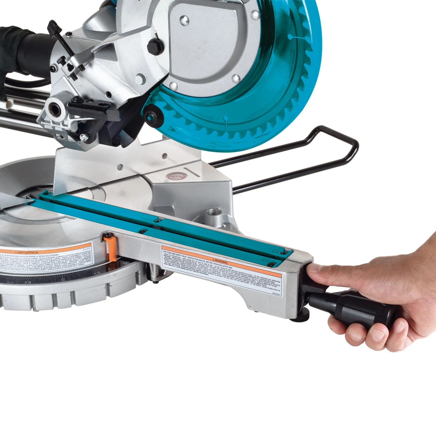 Makita LS0815FLN Kapp- und Gehrungssäge (216 mm) in Aktion, Hand am Griff.