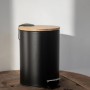 WENKO Treteimer Tortona, schwarz matt, mit Bambusdeckel und Absenkautomatik.