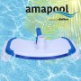 Amapool Pool-Bodensauger Deluxe, blau-weiße Poolbürste mit seitlichen Borsten für Aufstellpools.
