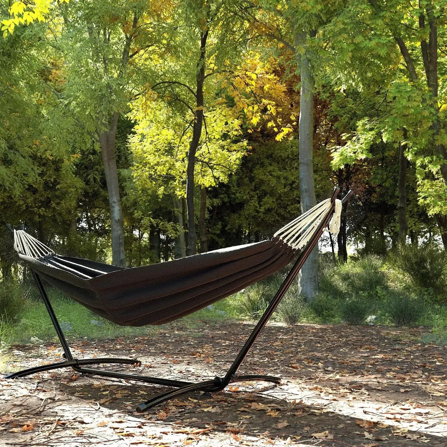 Garmio Hängematte Venedig Anthrazit mit Gestell und Tragetasche im Garten.