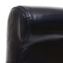 Detailaufnahme: Schwarzer MCW Barhocker C33 mit dunklen Beinen und Lederbezug.