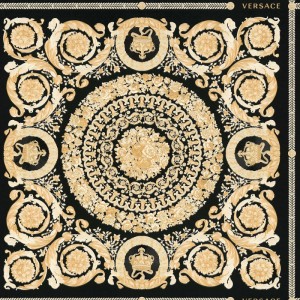 Tadessi Vliestapete Schwarz mit opulentem Barock-Ornament in Gold. Dekorative Tapete, florales Muster, Kronen.