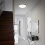 Briloner LED-Deckenleuchte Simpa, schwarz-weiße Lampe mit Backlighteffekt, 35,5 cm Durchmesser.