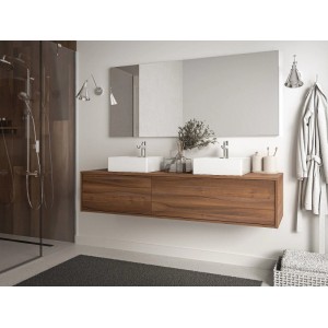 Hängender Waschbeckenunterschrank Isaure 150 cm in dunkler Naturfarbe mit zwei Waschbecken im modernen Bad.