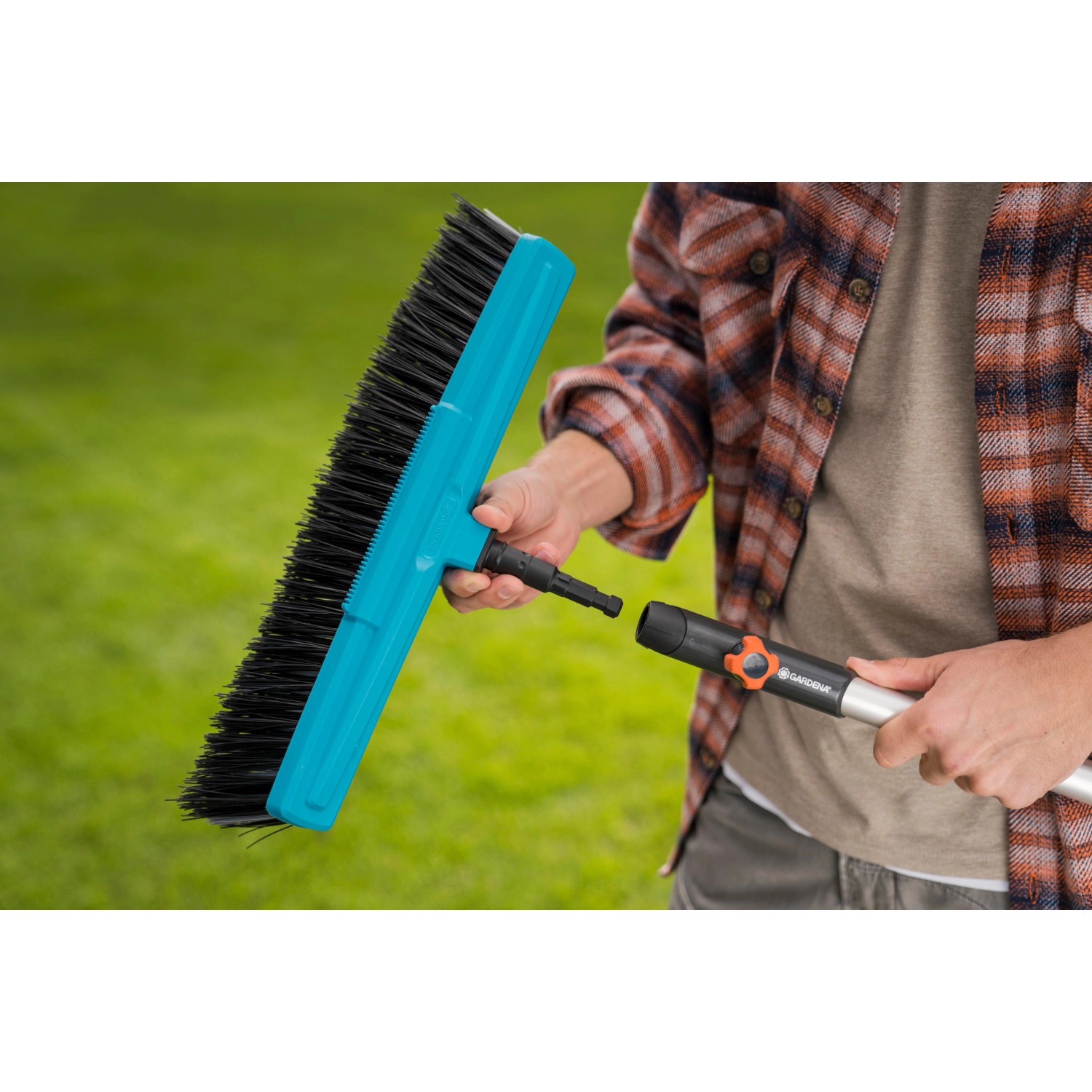 Gardena CombisystemKomplettangebot mit Besen, Rechen und Stiel kaufen